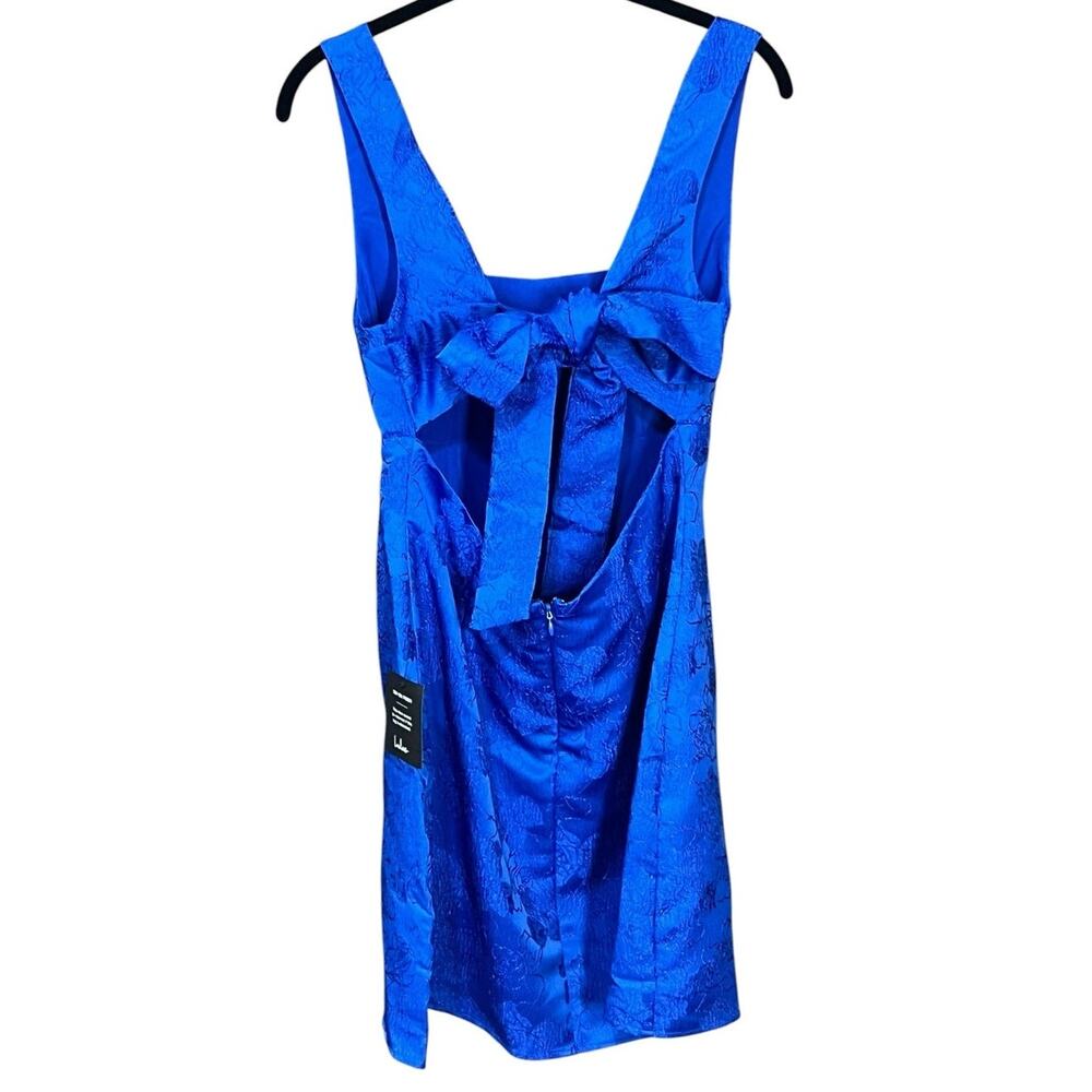 Perfectly Flirtatious Blue Floral Jacquard Tie-Back Mini Dress Size Medium NWT - Picture 4 of 11